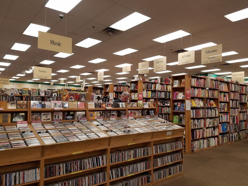 This Enormous Kentucky Bookstore In Louisville Lets You Load Your Cart With Books Starting At Just $1 - Decor Hint The Clearance Section Is A Treasure Hunter's Dream