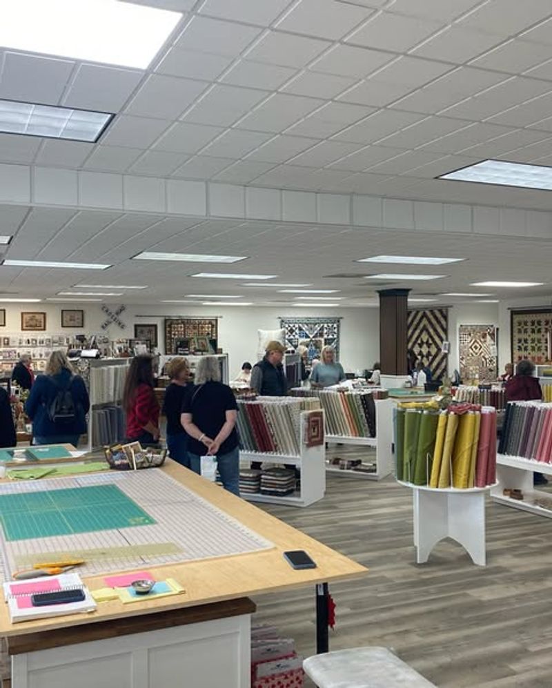 10 Fabric Shops In Southern California Every Quilter Should Visit First - Decor Hint Grand Central Quilt n Stitch