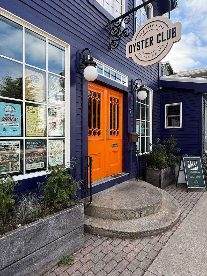 Oyster Club, Mystic