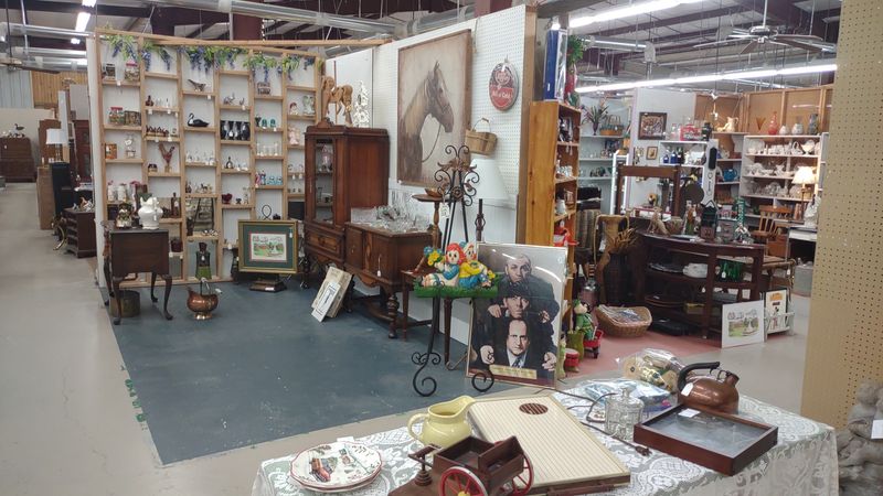 Big Peach Antiques Mall