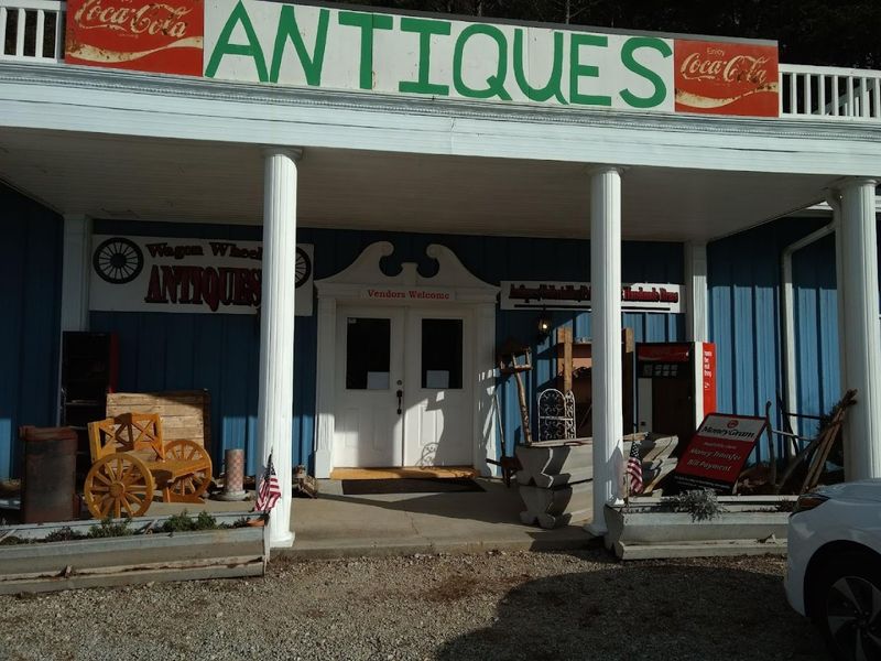 Vintage And Antique Treasure Hunting