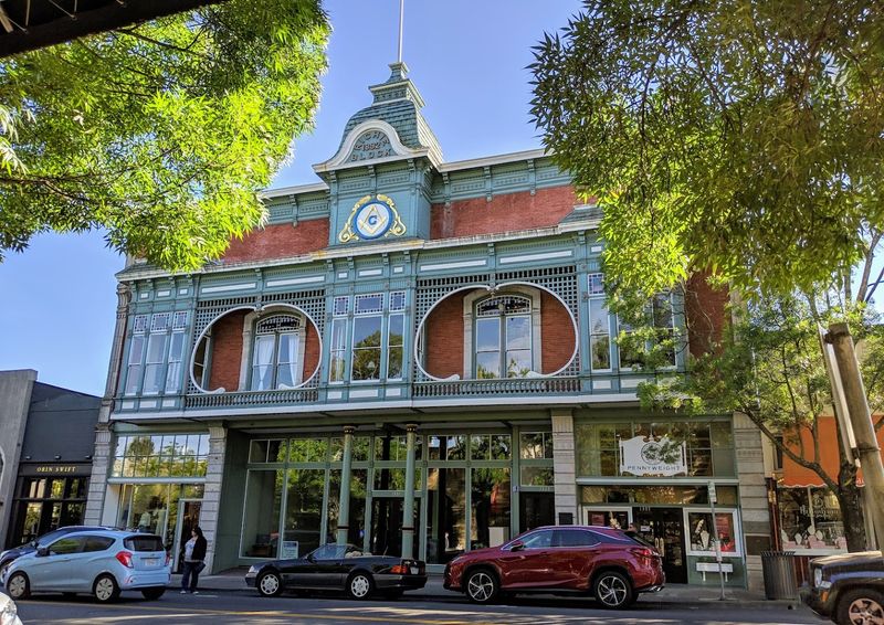 10 California Downtown Strips Filled With Shops That Look Frozen In A Better Decade - Decor Hint Downtown St. Helena, St. Helena, CA