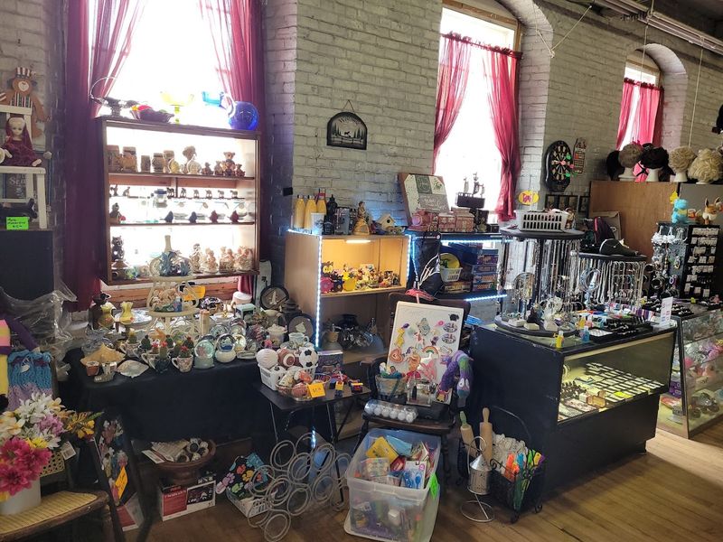 Eastern Connecticut Pickers Know This Spot Well