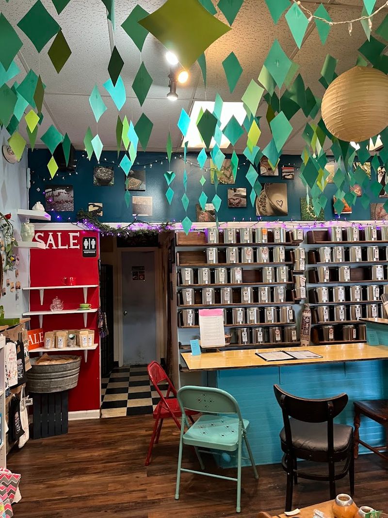 Tea Lovers From Around Kentucky Are Completely Obsessed With This Charming Spot - Decor Hint Knowledgeable And Welcoming Staff