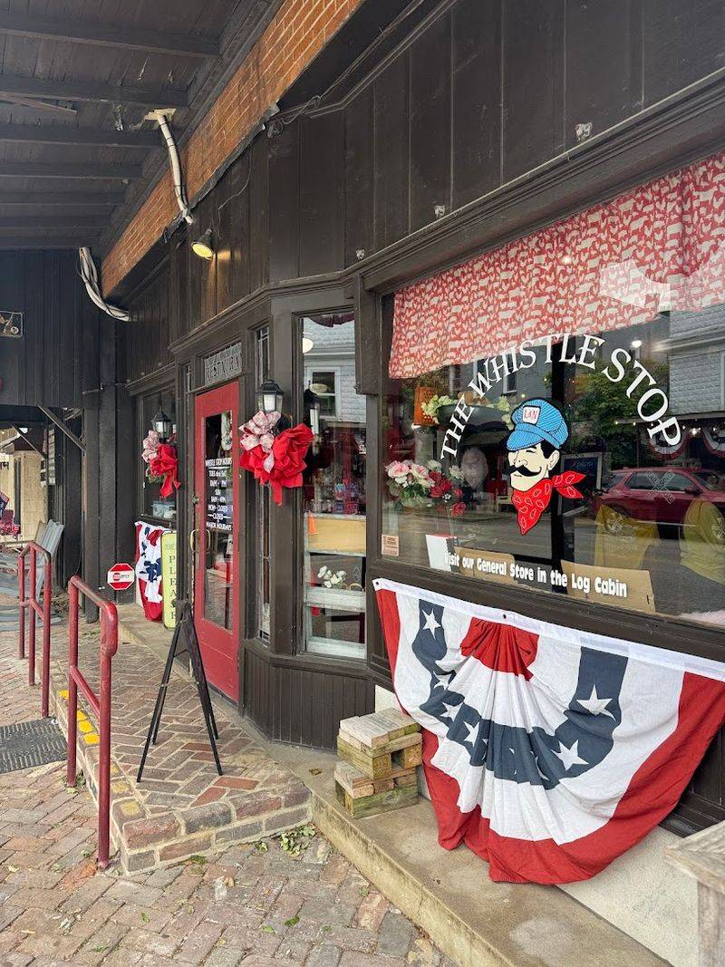 The Best Restaurant In Kentucky Located In A Small Town - Decor Hint Friendly And Attentive Service
