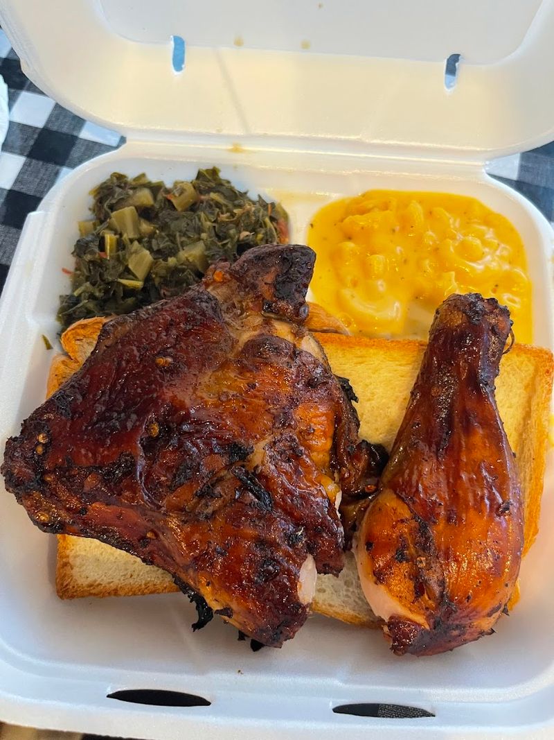 The Herb's Special Combo Plate Is a True Crowd-Pleaser
