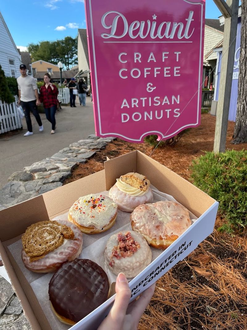 Deviant Donuts, Mystic