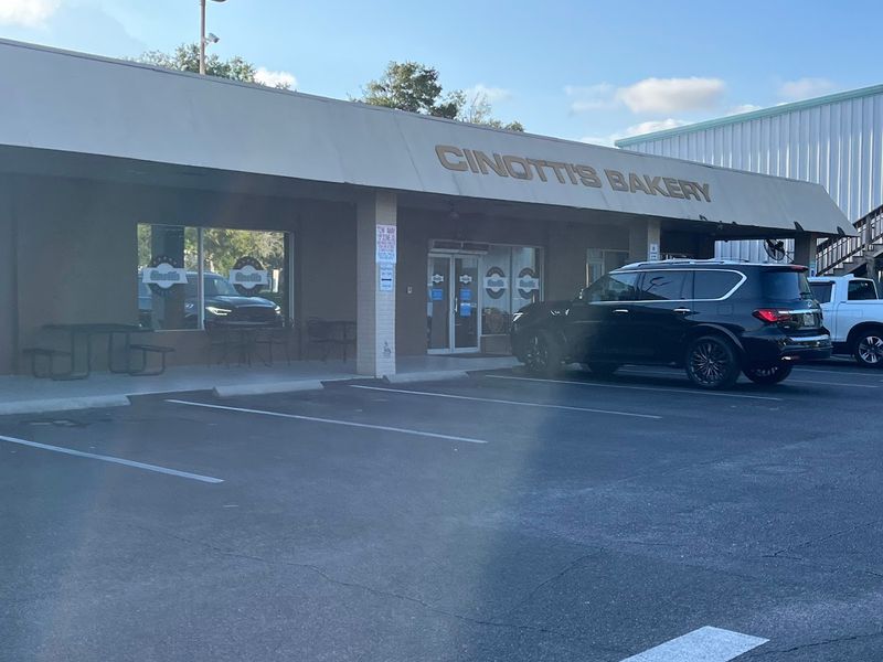 Cinotti's Bakery And Deli