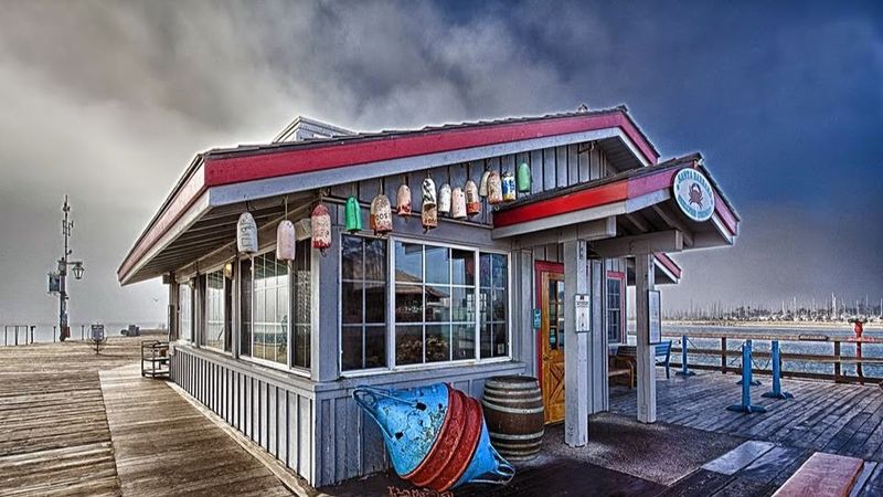 9 California Old-School Fish Markets Where Lunch Comes Wrapped In Paper - Decor Hint Santa Barbara Shellfish Company, Santa Barbara