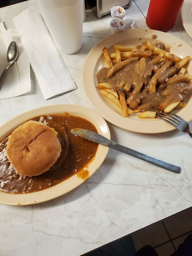 This Charming Georgia Eatery Serves Breakfast The Way It Used To Be - Decor Hint The Slaw Dog You Have To Fork To Believe