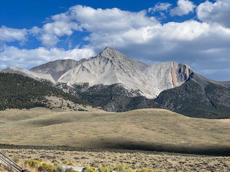 These 9 Incredible Idaho Hikes Only Get Better And More Beautiful With Every Step - Decor Hint Borah Peak