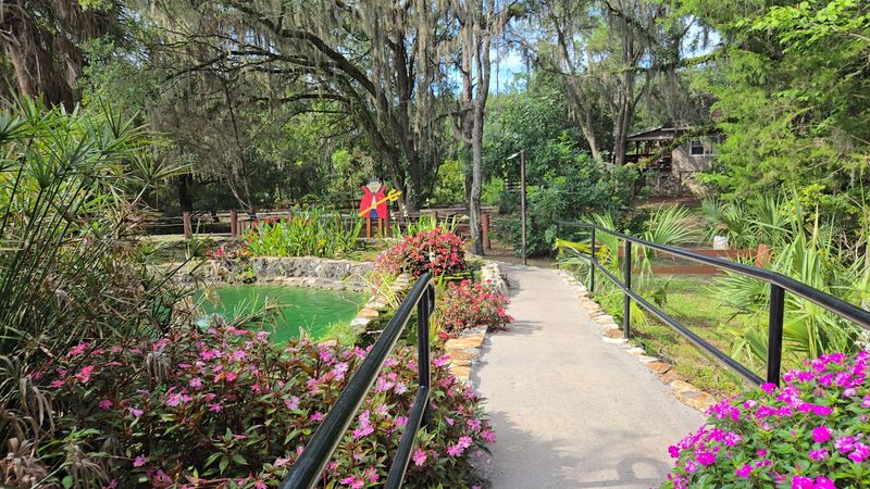 Florida Has A Natural Pool So Ancient And Otherworldly That Swimming In It Feels Like Diving Into Another Era - Decor Hint Campground And On-Site Facilities
