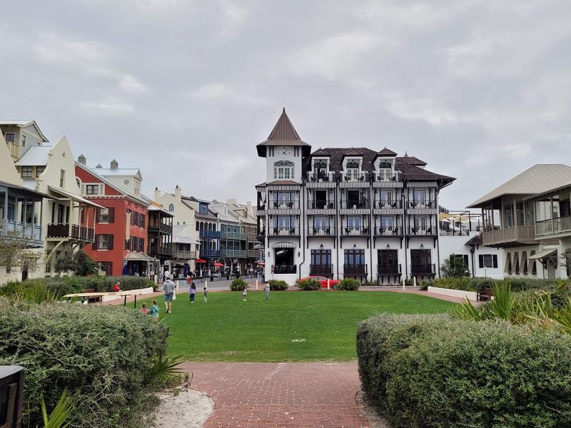 These Florida Beach Towns Feel Like A Coastal Daydream Come To Life - Decor Hint Rosemary Beach