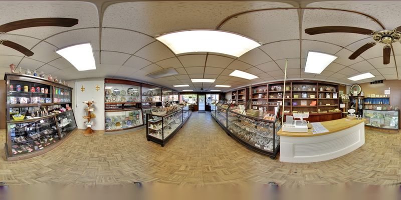 Kentucky's Most Beloved Old-Time Candy Destination Bringing Back The Magic - Decor Hint A Warm, Old-Fashioned Atmosphere That Feels Genuinely Timeless
