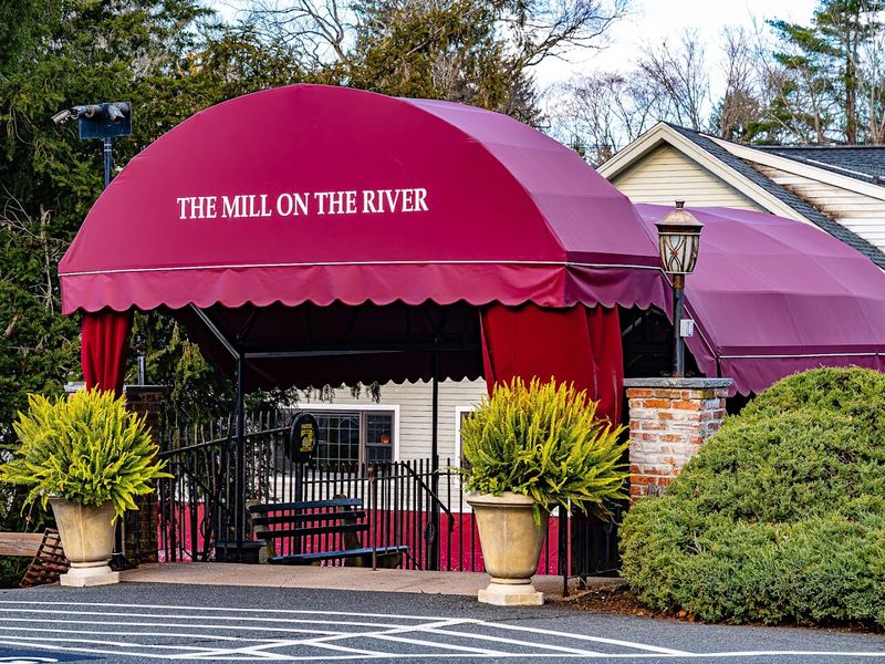 Perfect For Romantic Dinners Or Special Occasions