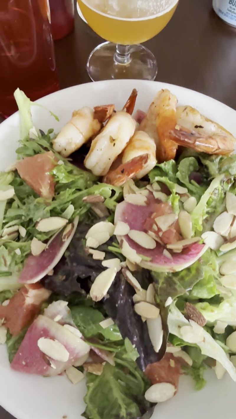 This Miami Restaurant Keeps Its Menu Fresh With Seasonal Florida Ingredients - Decor Hint A Niçoise Salad And Starters Worth Ordering First