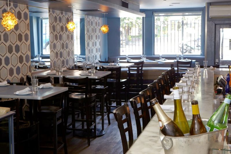 The Best Oyster Bars In Massachusetts For A Seriously Memorable Meal - Decor Hint B&G Oysters