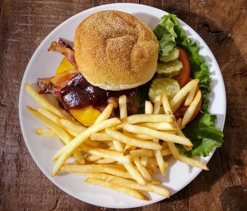 These 12 Longstanding Missouri Restaurants Are Perfect For A Weekend Road Trip - Decor Hint Courthouse Exchange