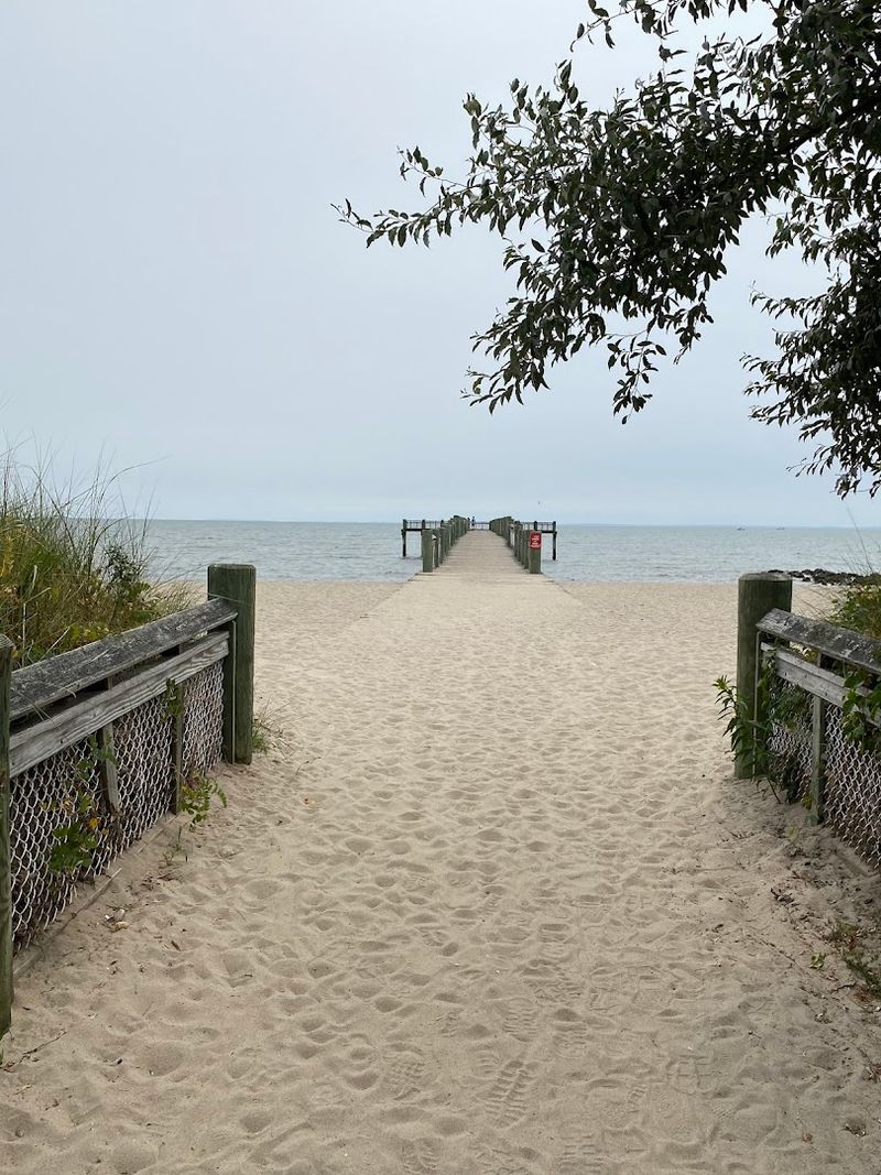 Silver Sands State Park, Milford