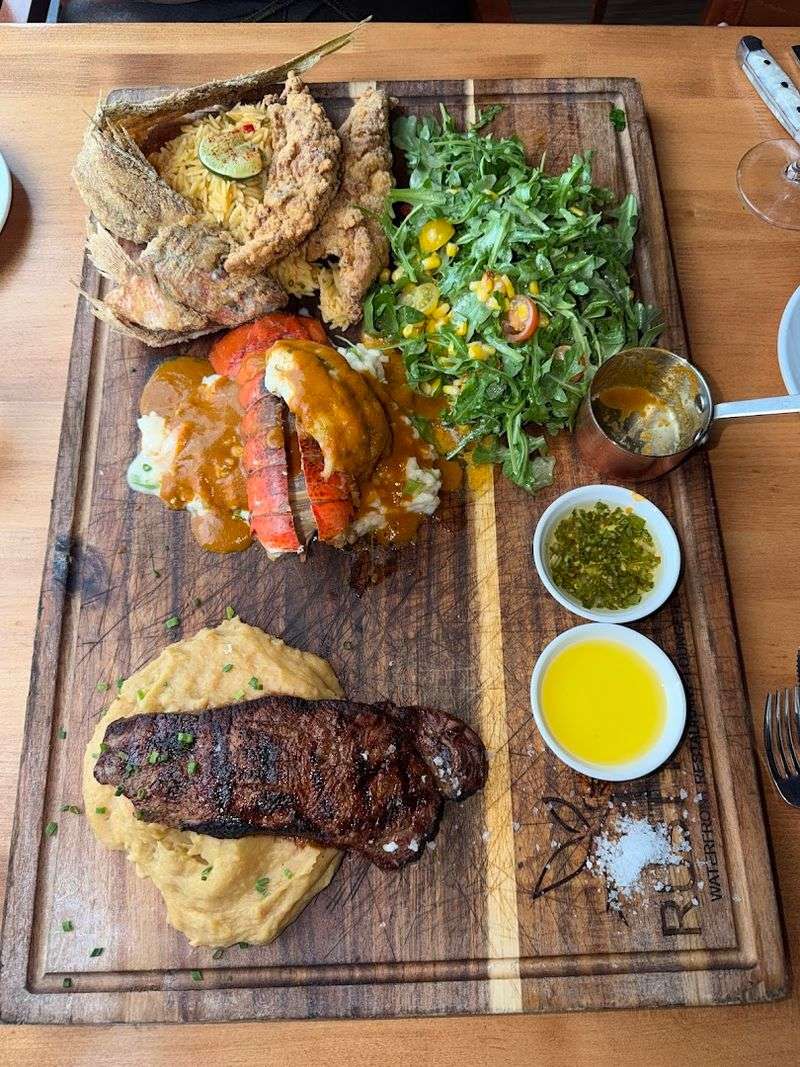 These 15 Florida Waterfront Restaurants Deliver Great Food And Beautiful Surroundings - Decor Hint Rusty Pelican