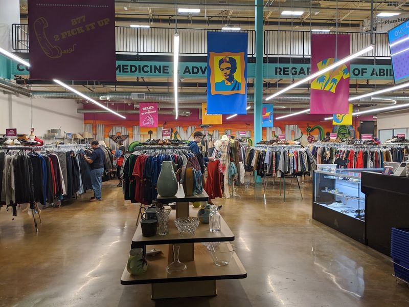 These 11 Southern California Thrift Stores Will Blow Your Mind, If You Love Vintage Finds - Decor Hint Out of the Closet, Hollywood