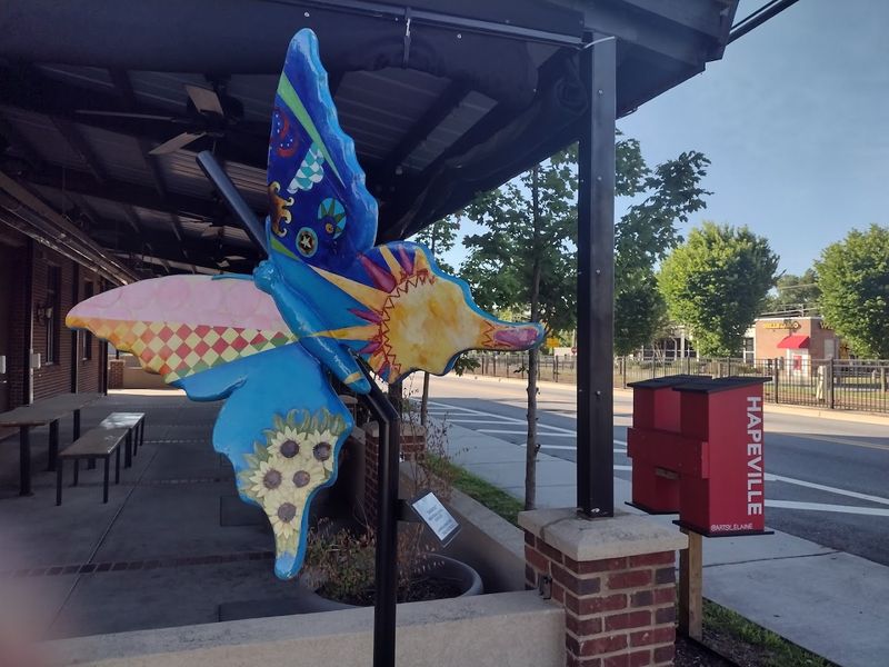 This Unique Georgia Town Blends Southern Charm With Art And A Bit Of Fast-Food History - Decor Hint Over 38 Public Art Installations Worth Exploring
