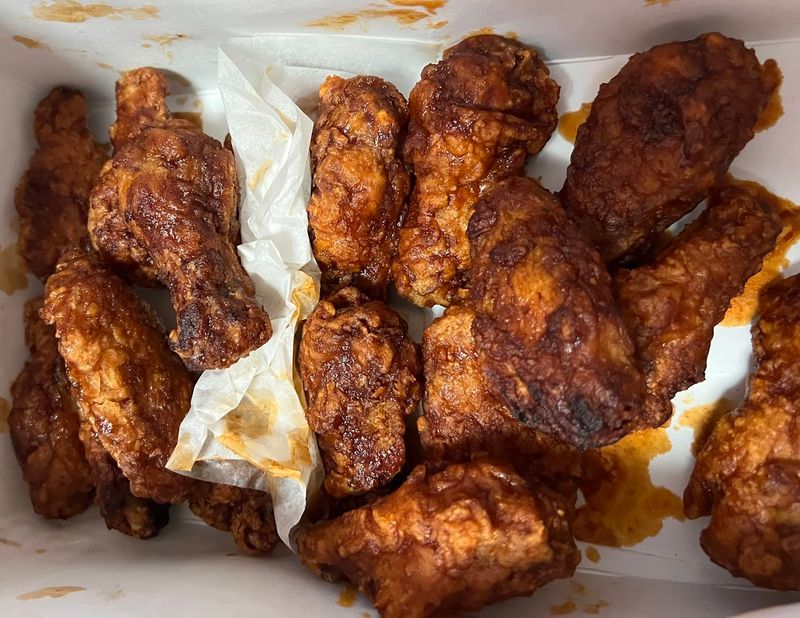 This New York Korean Restaurant Knows Exactly How To Do Fried Chicken Right - Decor Hint Spicy Sauce For Those Who Want The Heat
