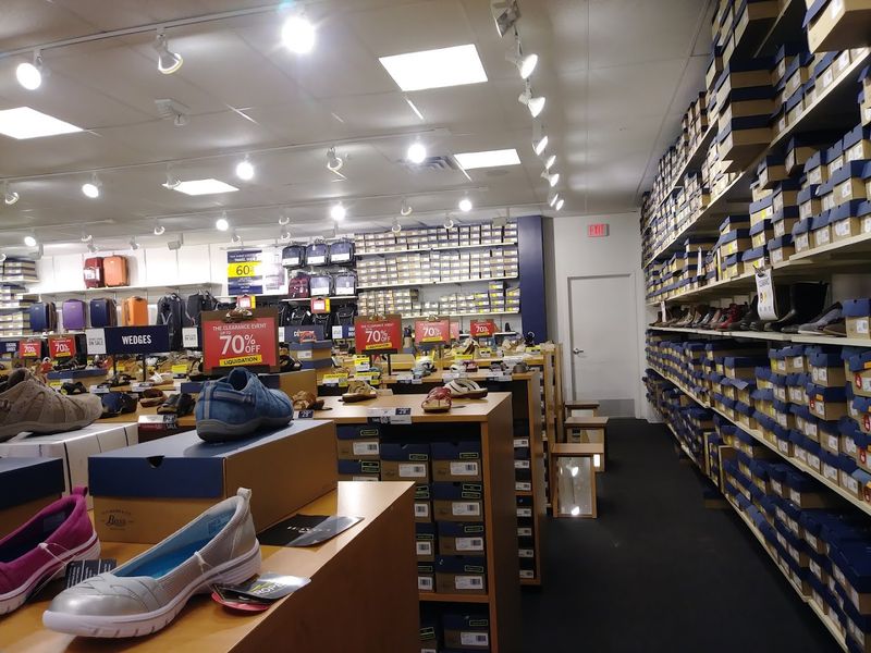 This Florida Outlet Mall Makes Every Extra Mile Feel Worth It - Decor Hint Brand-Name Stores That Deliver Real Deals