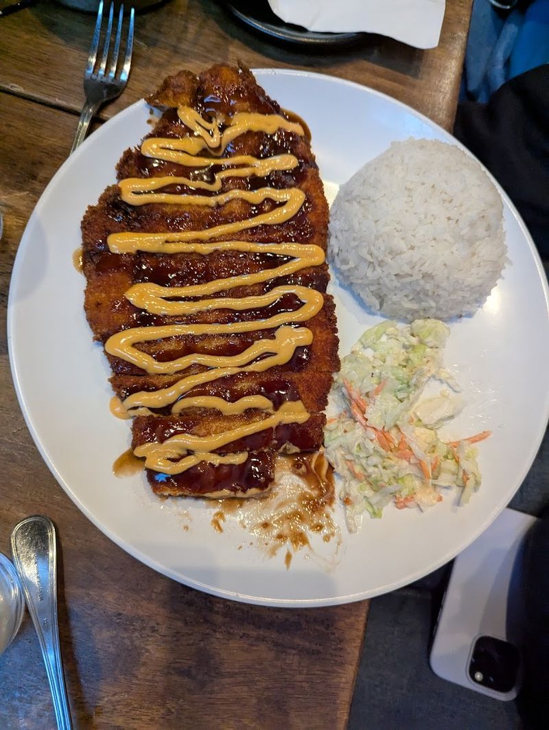 This New York Korean Restaurant Knows Exactly How To Do Fried Chicken Right - Decor Hint Yangnyeom Sauce That Deserves More Attention