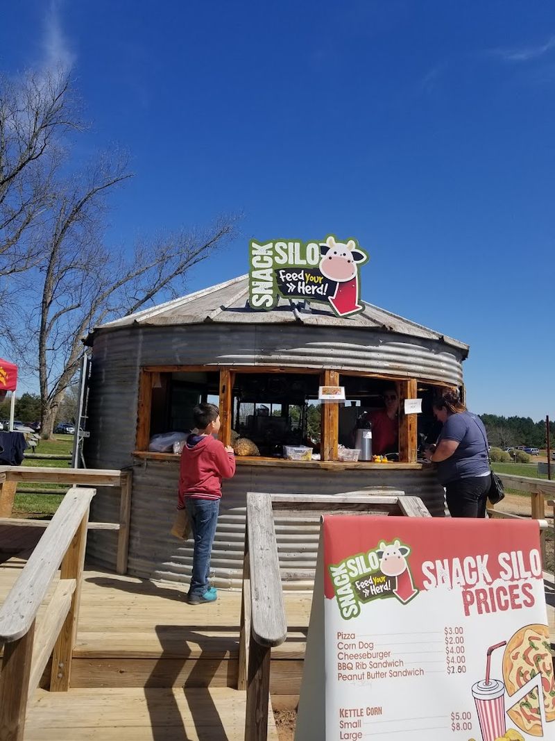 The Farm Market And Ice Cream Shop