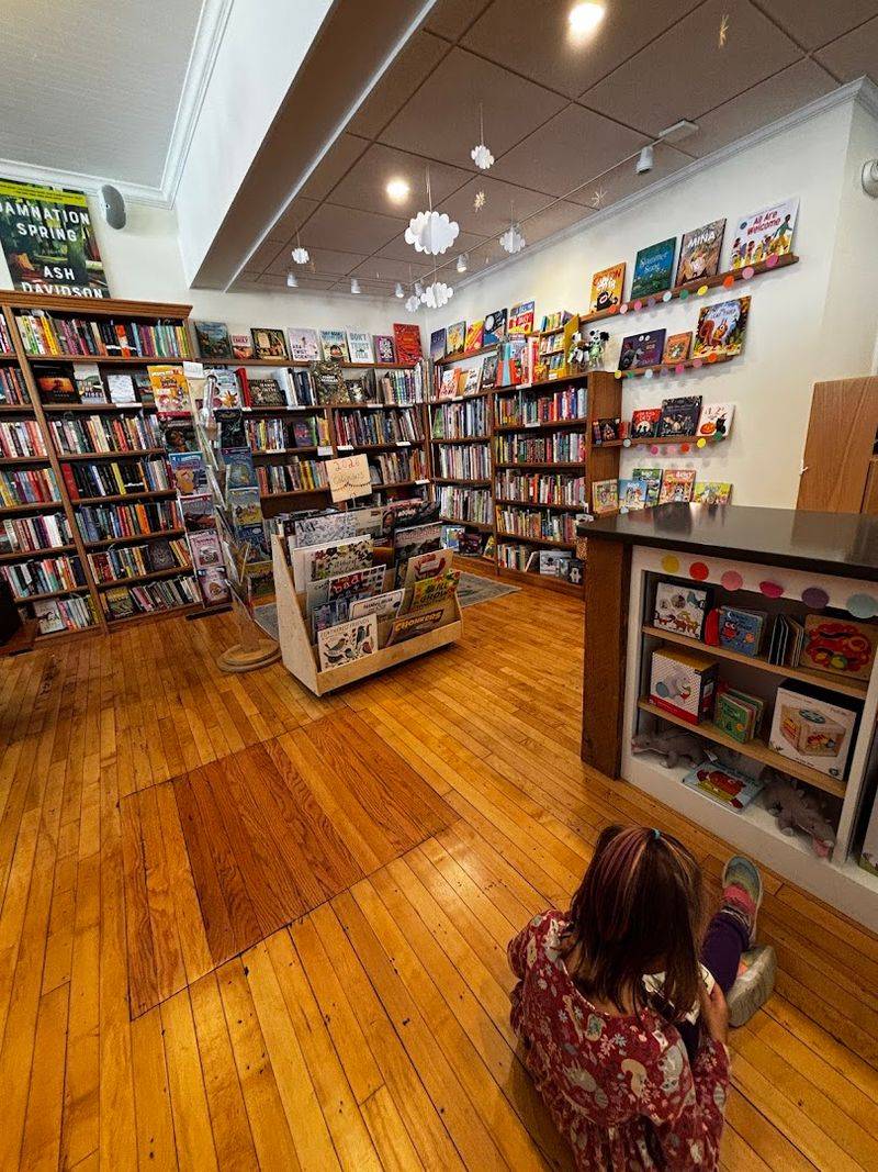 Wisconsin Has A Bookstore With A Literary Collection So Impressive That Walking Past It Without Stopping Feels Wrong - Decor Hint Tips And Tricks You Should Know