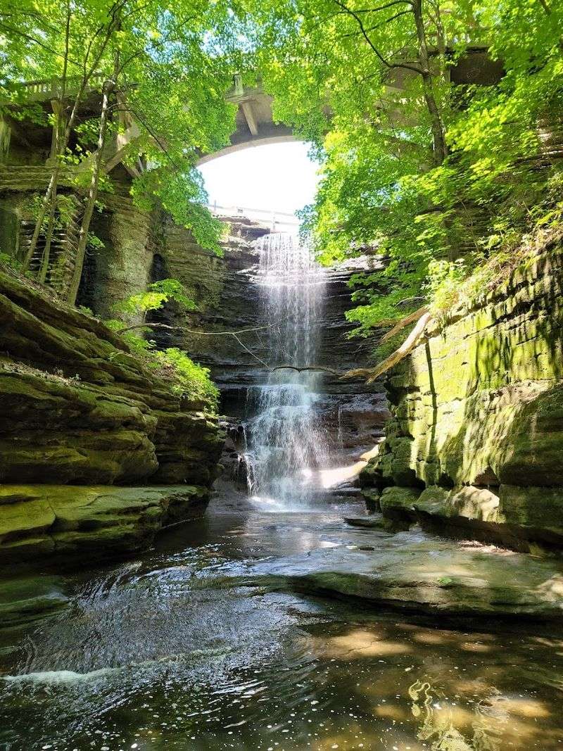 13 Illinois Day Trips That Offer Amazing Scenery For Less Than $65 - Decor Hint Matthiessen State Park