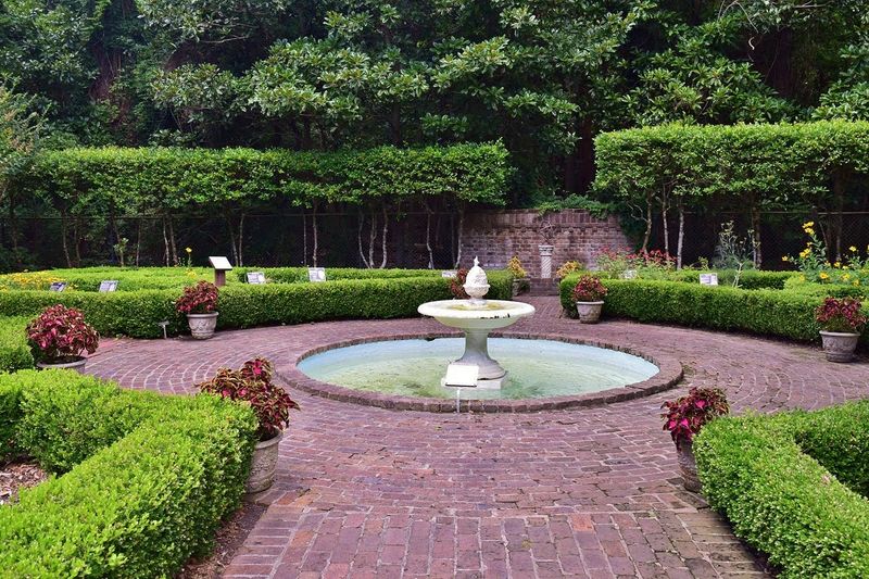 Fountains And Flowing Charm
