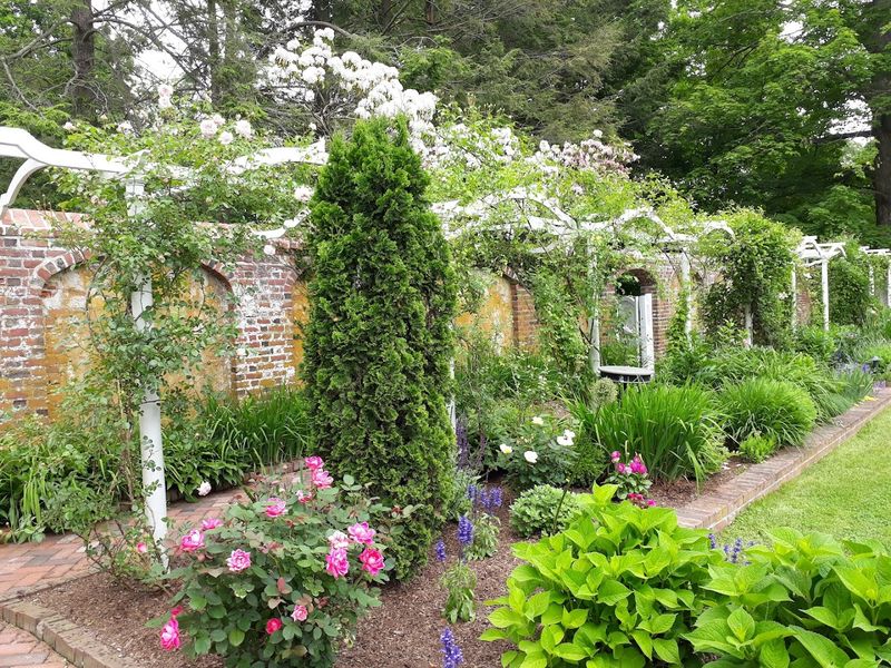 The Little-Known Connecticut Museum With A Beautiful Historic Garden - Decor Hint Explore The Beautiful Colonial-Era Garden Grounds