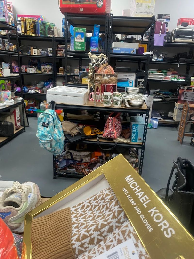 Find Vintage Clothing, Quirky Décor, And Collectibles