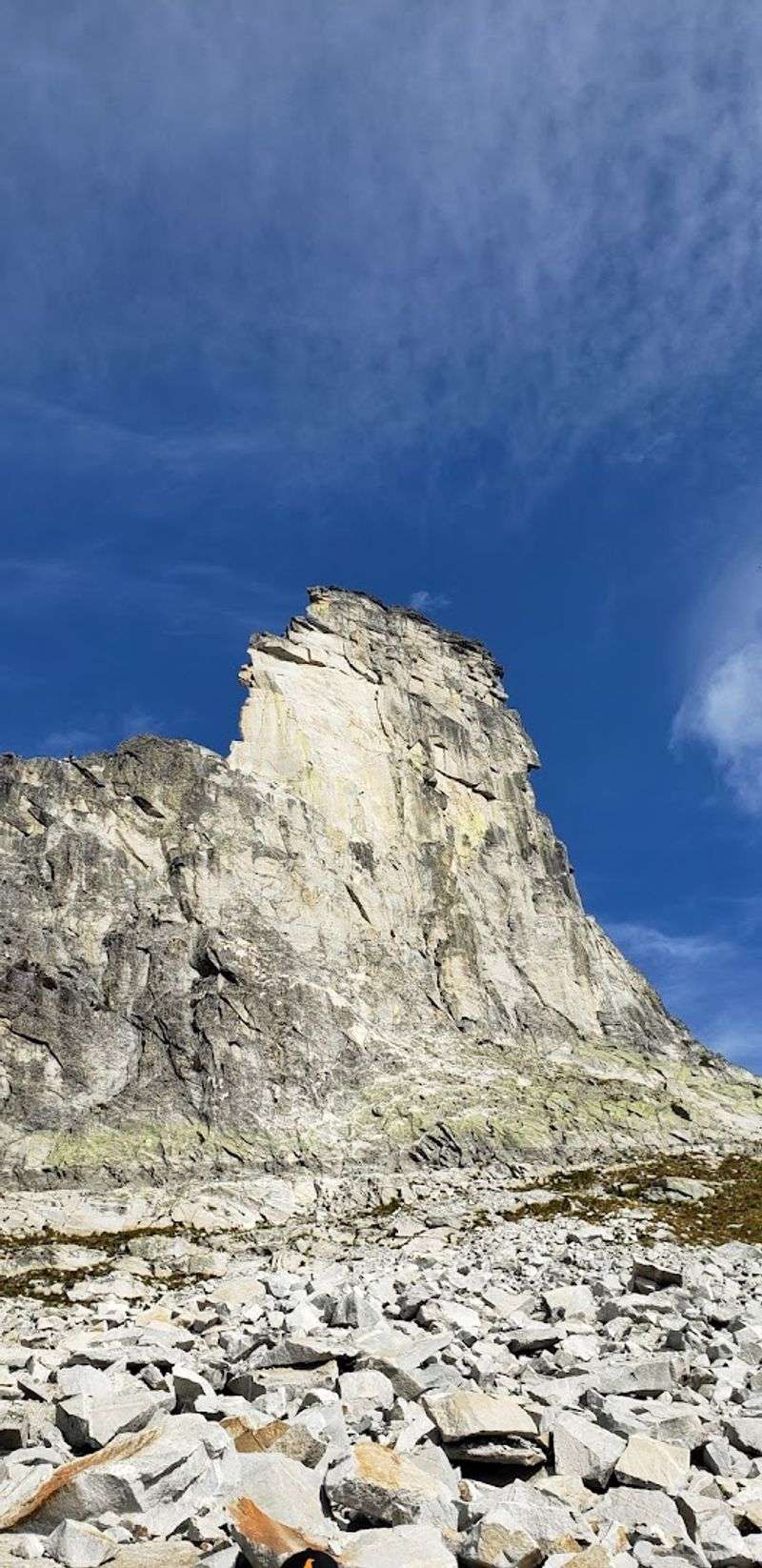 These 9 Incredible Idaho Hikes Only Get Better And More Beautiful With Every Step - Decor Hint Chimney Rock