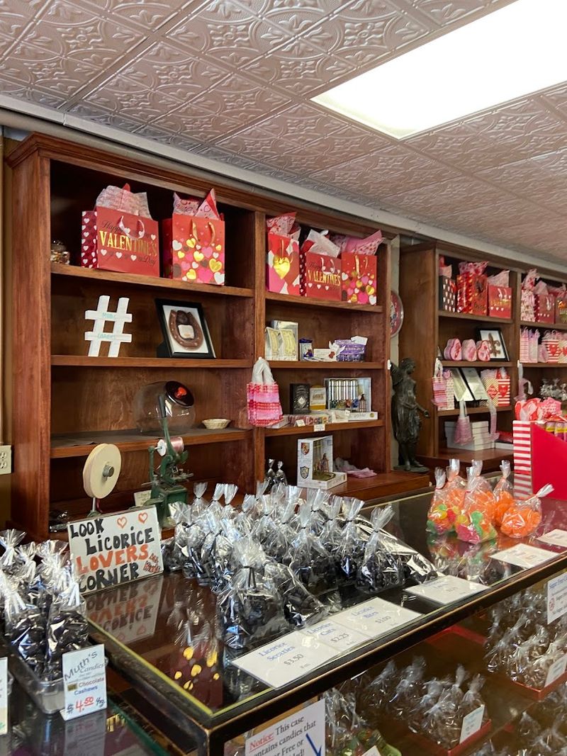 Kentucky's Most Beloved Old-Time Candy Destination Bringing Back The Magic - Decor Hint Seasonal And Holiday Candy That Makes Every Visit Feel Fresh