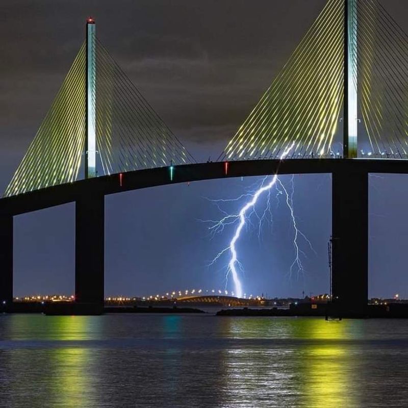 This Sky-High Florida Bridge Has Become A Bucket-List Drive For Thrill Seekers - Decor Hint The Engineering Behind This Bridge Is Seriously Impressive