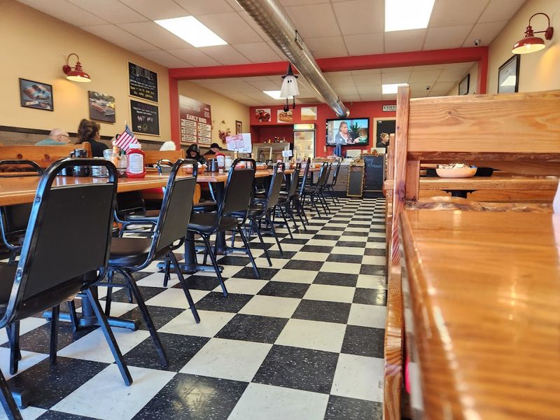 The Neighborhood Atmosphere That Keeps Regulars Coming Back