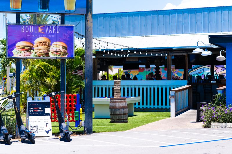 Boulevard Burgers And Tap House