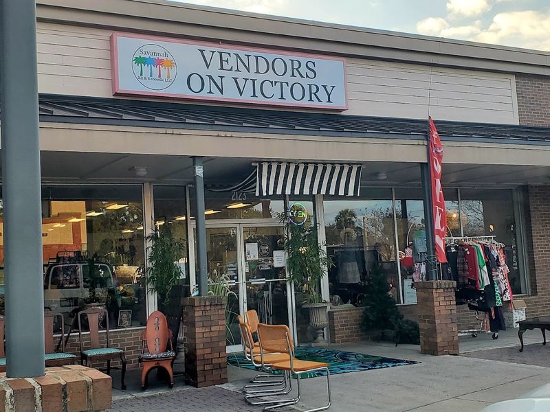 Vendors on Victory
