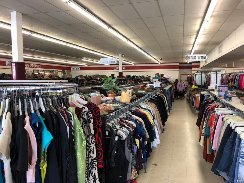Casa View Thrift, Dallas