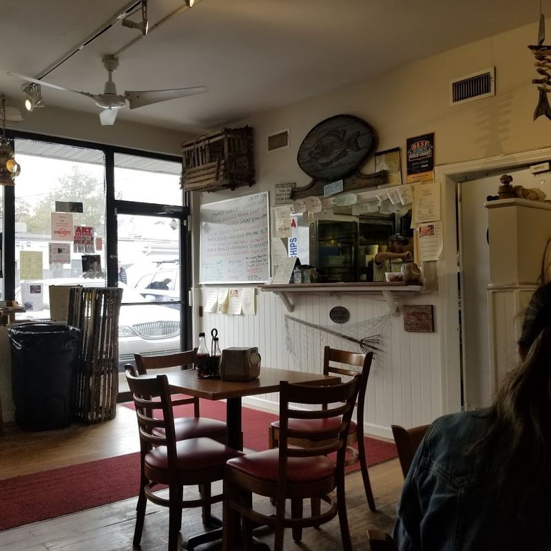 The Legendary Connecticut Seafood Spot That Locals Swear Serves The Best Fish And Chips In The State - Decor Hint Easy Lunch Stop Near The Shore