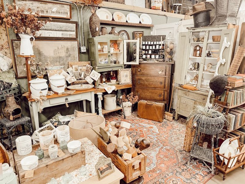 Poppy's Vintage Market