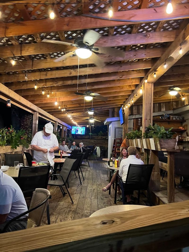 Treehouse Restaurant and Pub