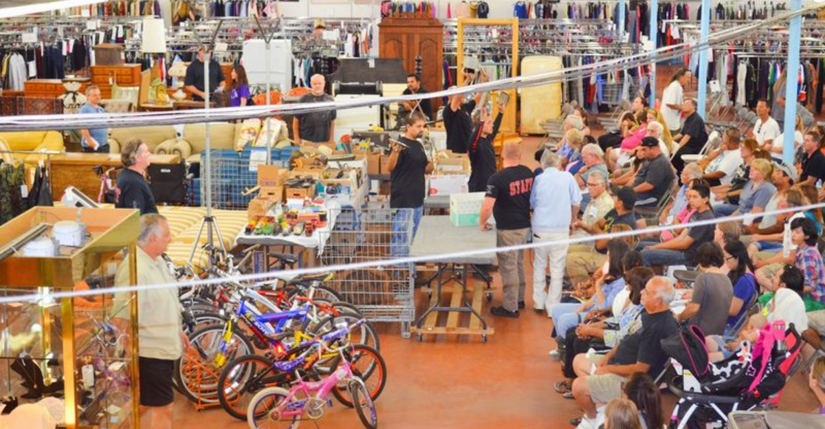 The 40000 Square Foot Thrift Store In California Where You Can Fill A Whole Cart For 50 This Season - Decor Hint