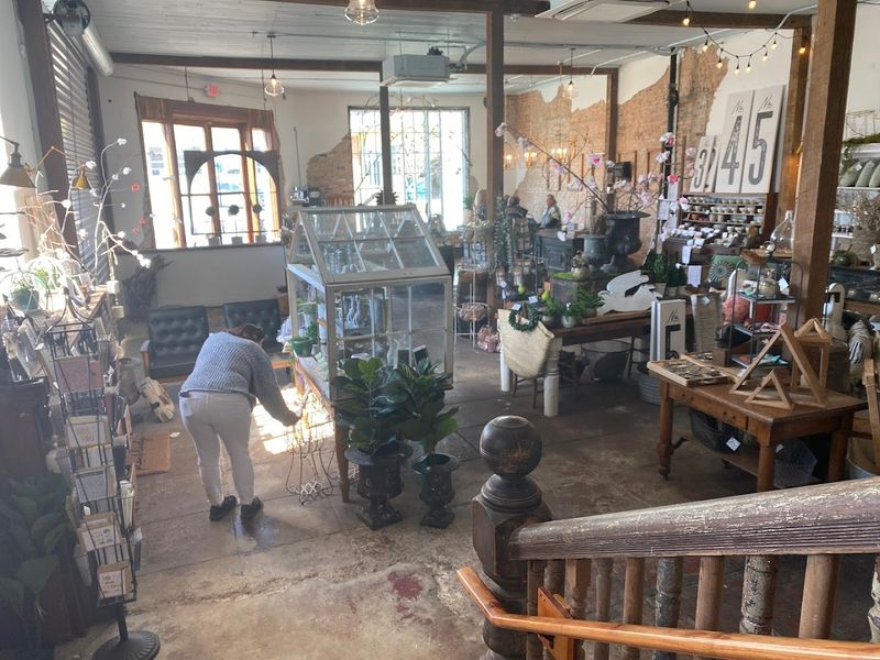 7th Street Salvage - Architectural Salvage Warehouse