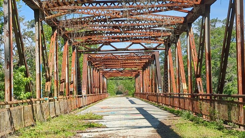 The Mysterious Abandoned Town In Florida That Few People Dare To Explore - Decor Hint Why This Town Is Worth The Trip