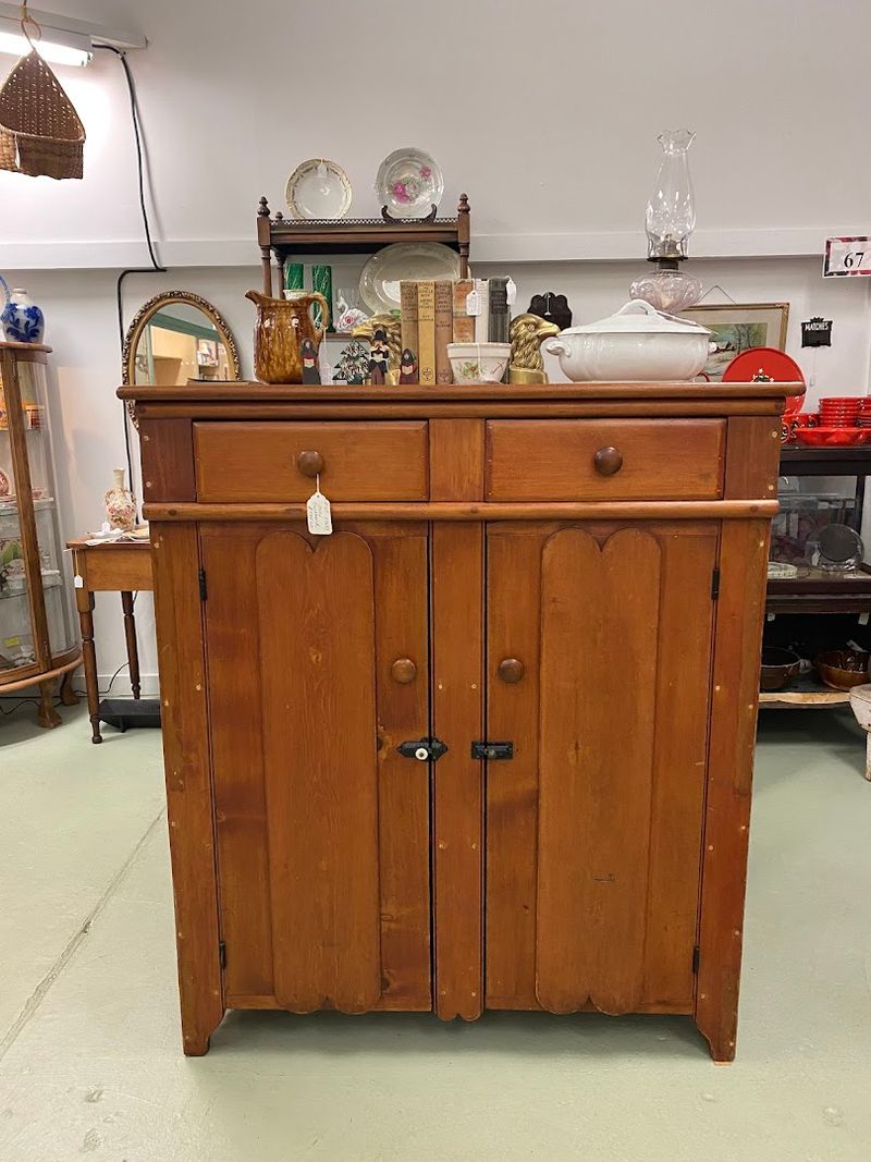 This Historic Pennsylvania Barn Is Now A Treasure Hunt Filled With Vintage Surprises - Decor Hint Vintage Furniture That Tells A Story