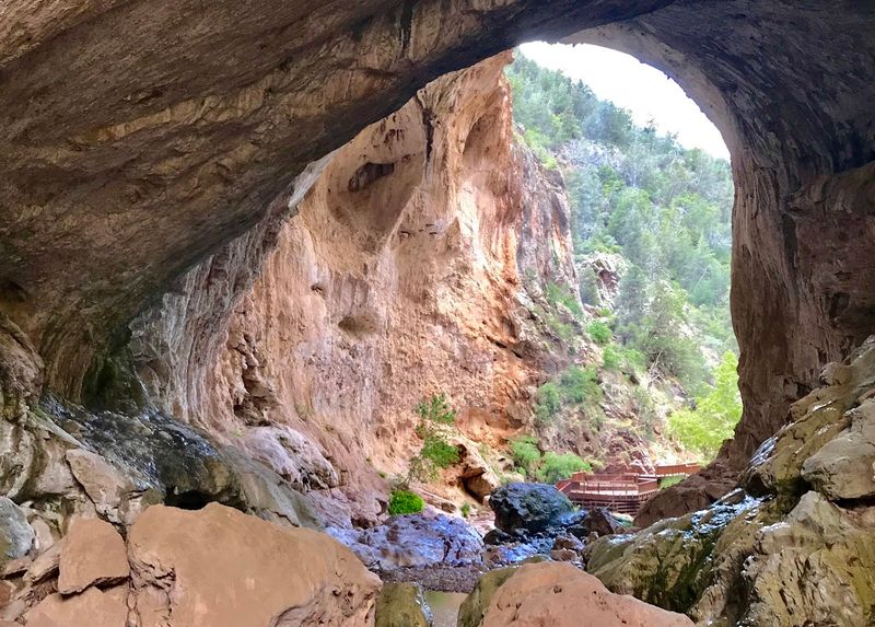 This Easy Arizona Trail Leads To A Stunning Waterfall That Feels Almost Unreal - Decor Hint What Else Is Worth Your Time Nearby